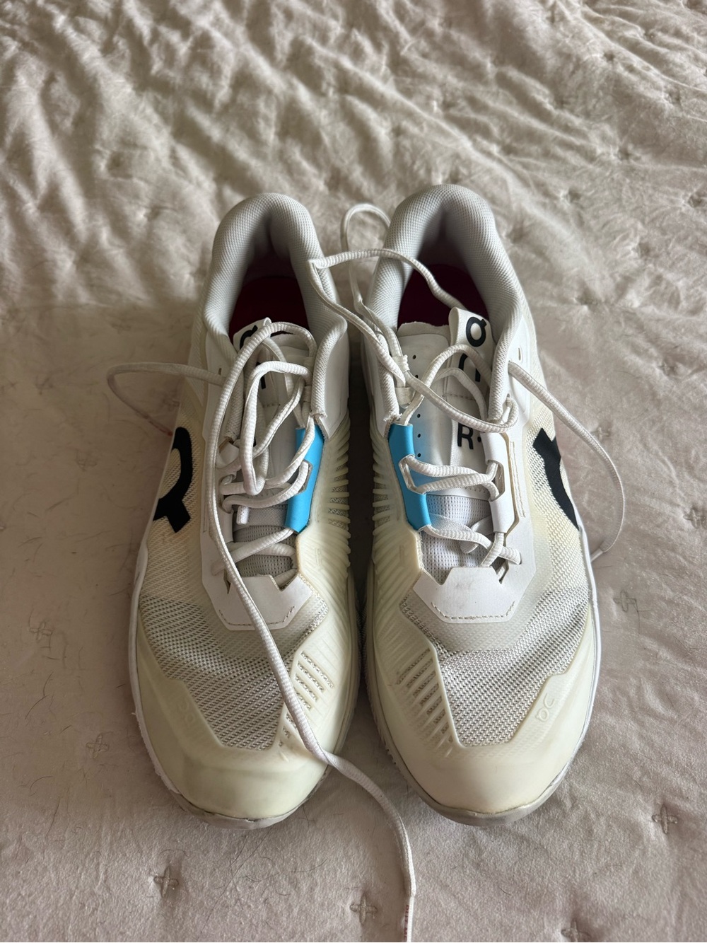 Men's Athletic Running Shoes in White with Blue Accent